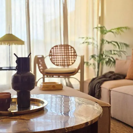 Elegant 3 Apartment *